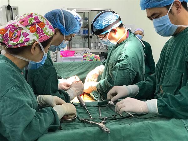 致敬首届医师节！